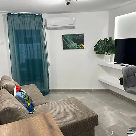 Apartman Comfy Studio Near White Tower *