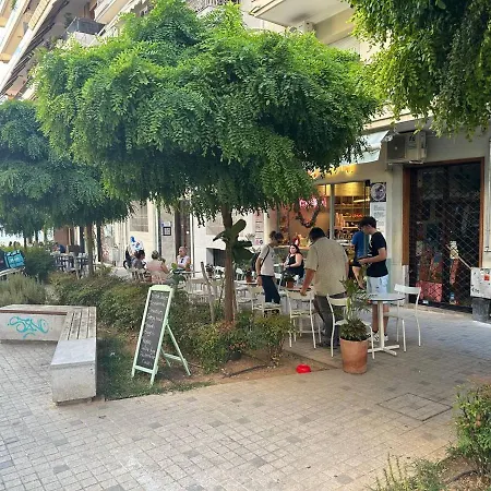 شقة Comfy Studio Near White Tower *